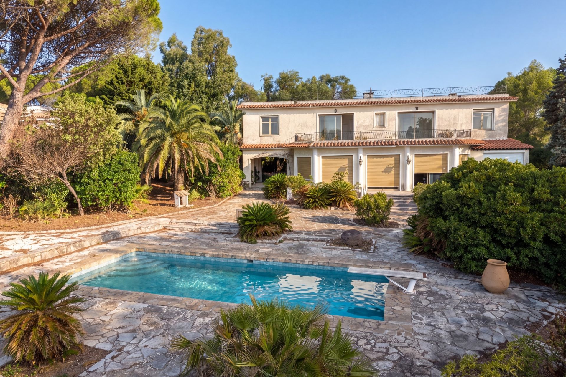 land for sale on VALLAURIS (06220)