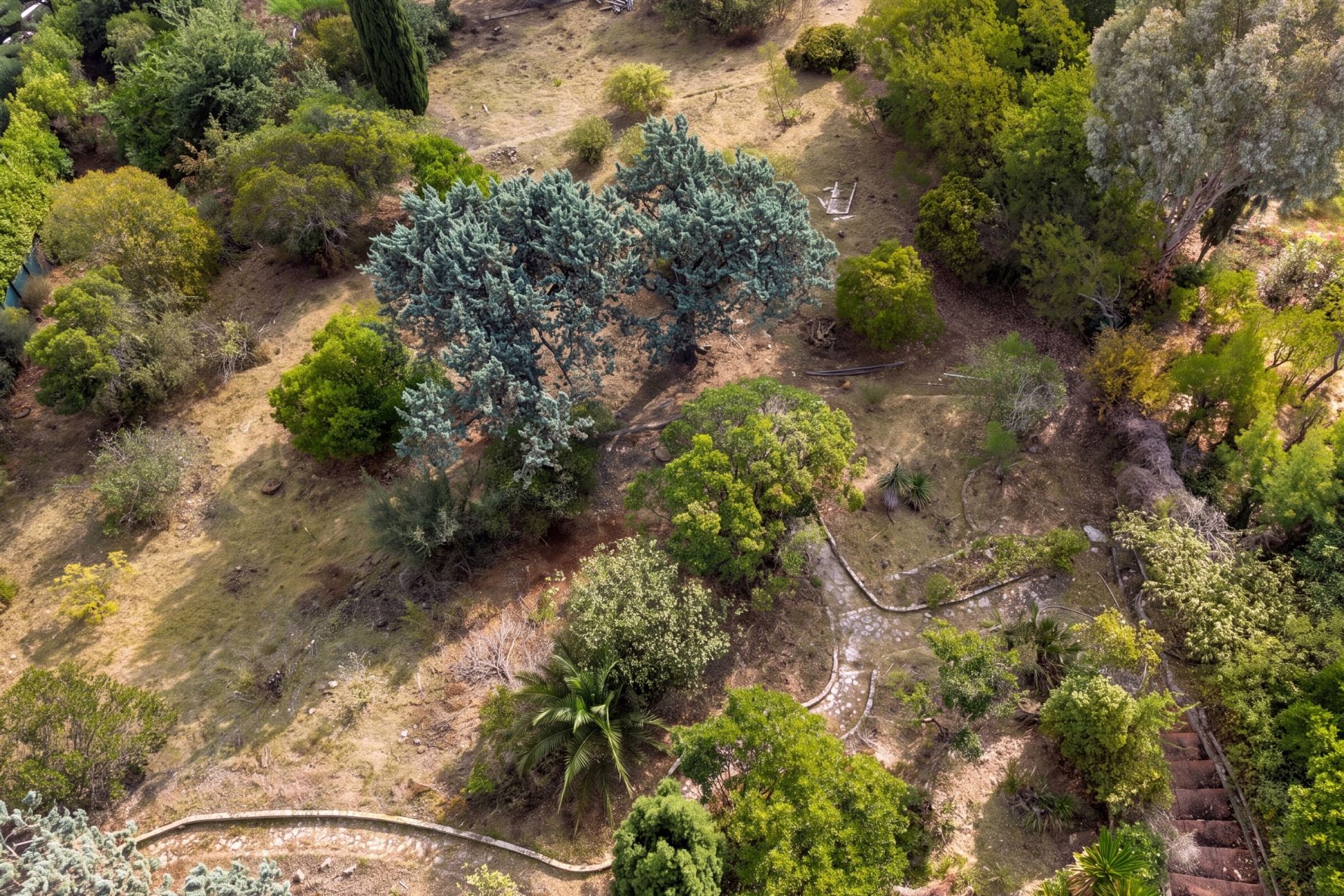 land for sale on VALLAURIS (06220)