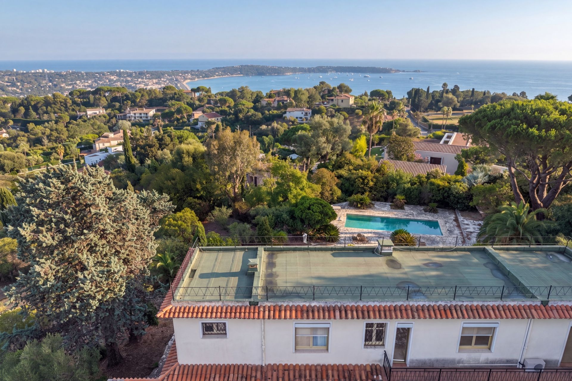 land for sale on VALLAURIS (06220)