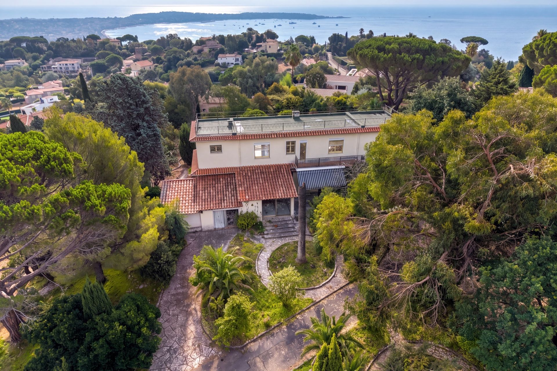 land for sale on VALLAURIS (06220)