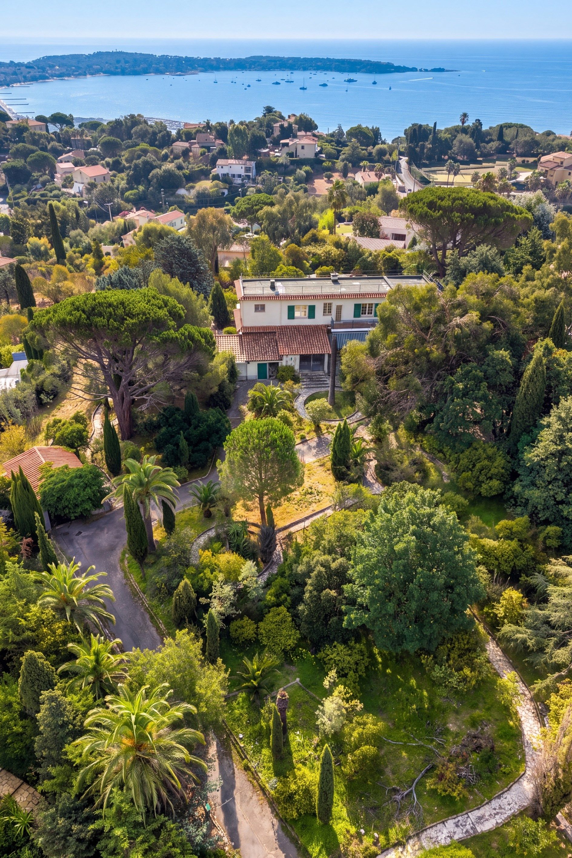 land for sale on VALLAURIS (06220)