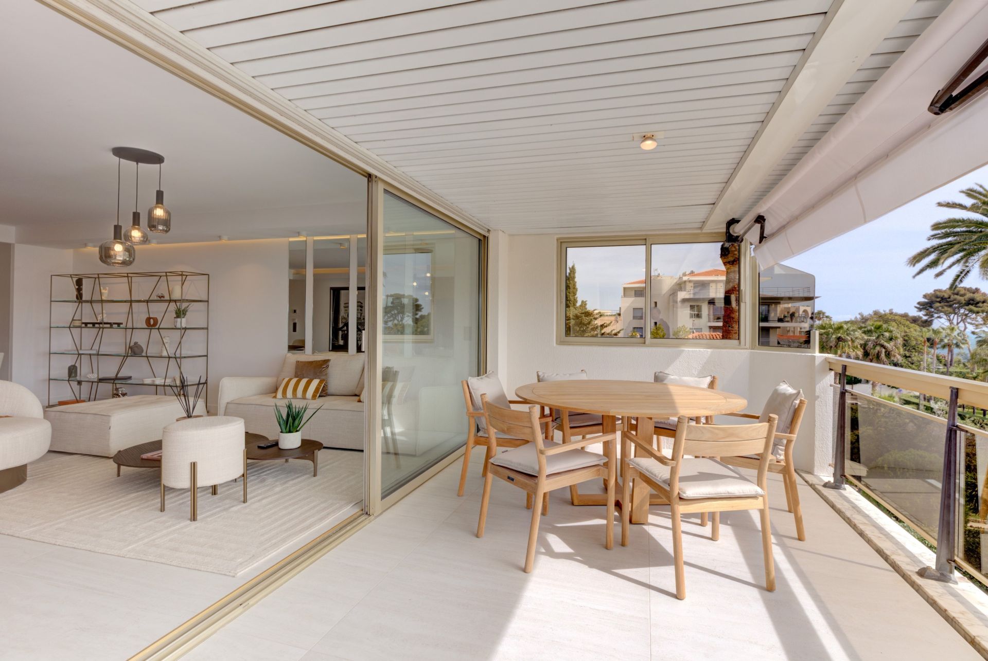 apartment 4 Rooms for sale on CANNES (06400)
