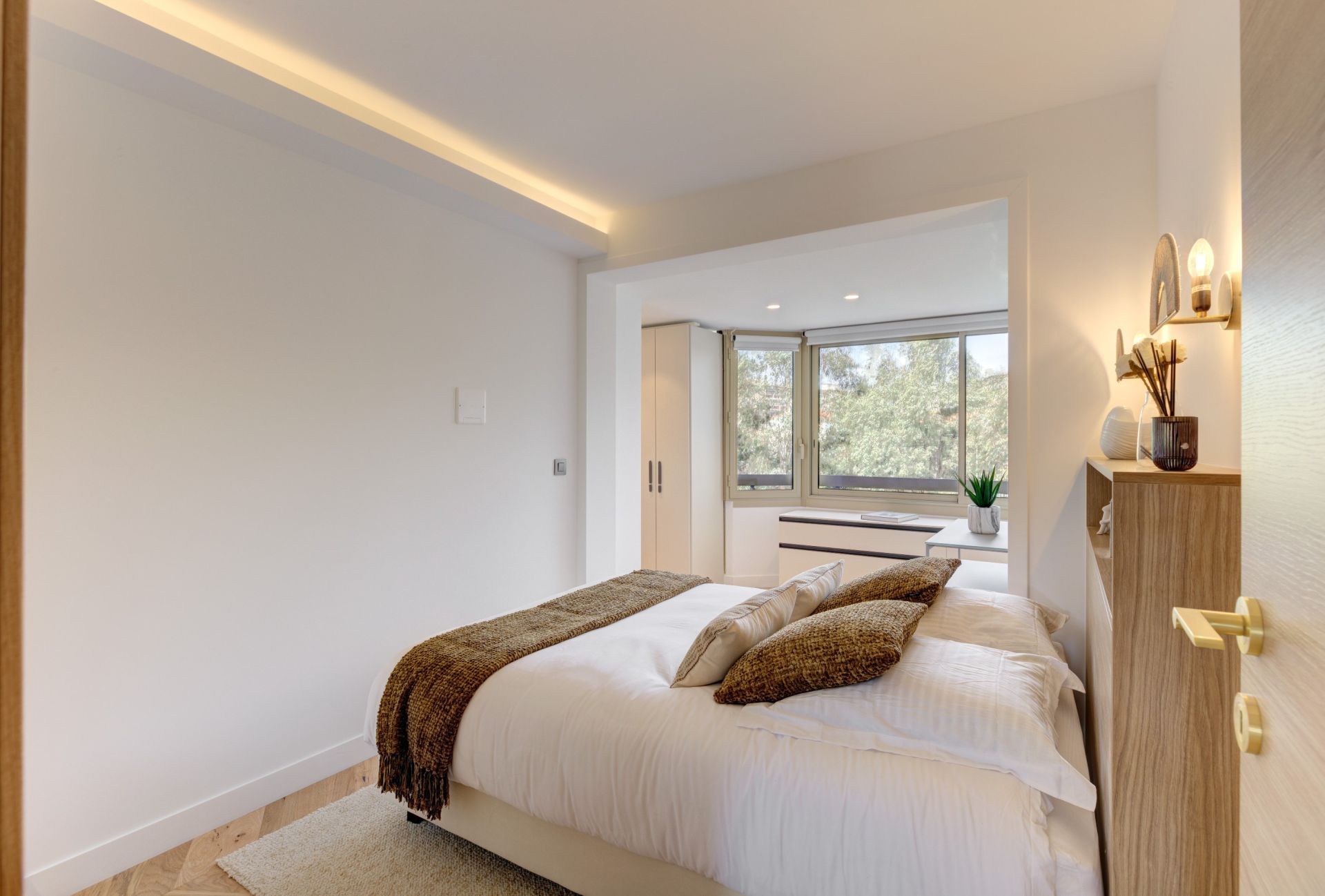 apartment 4 Rooms for sale on CANNES (06400)