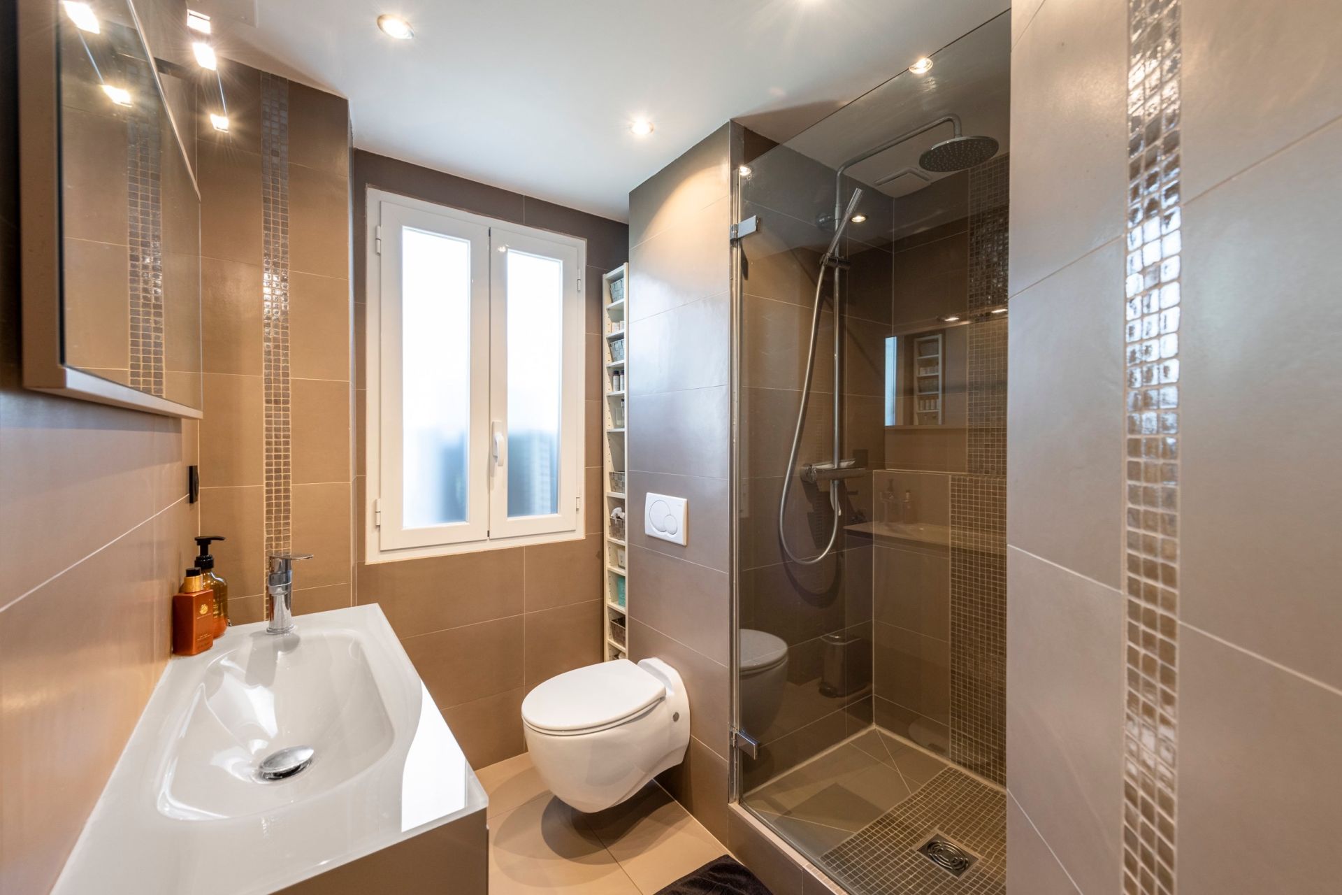 apartment 4 Rooms for sale on NICE (06000)