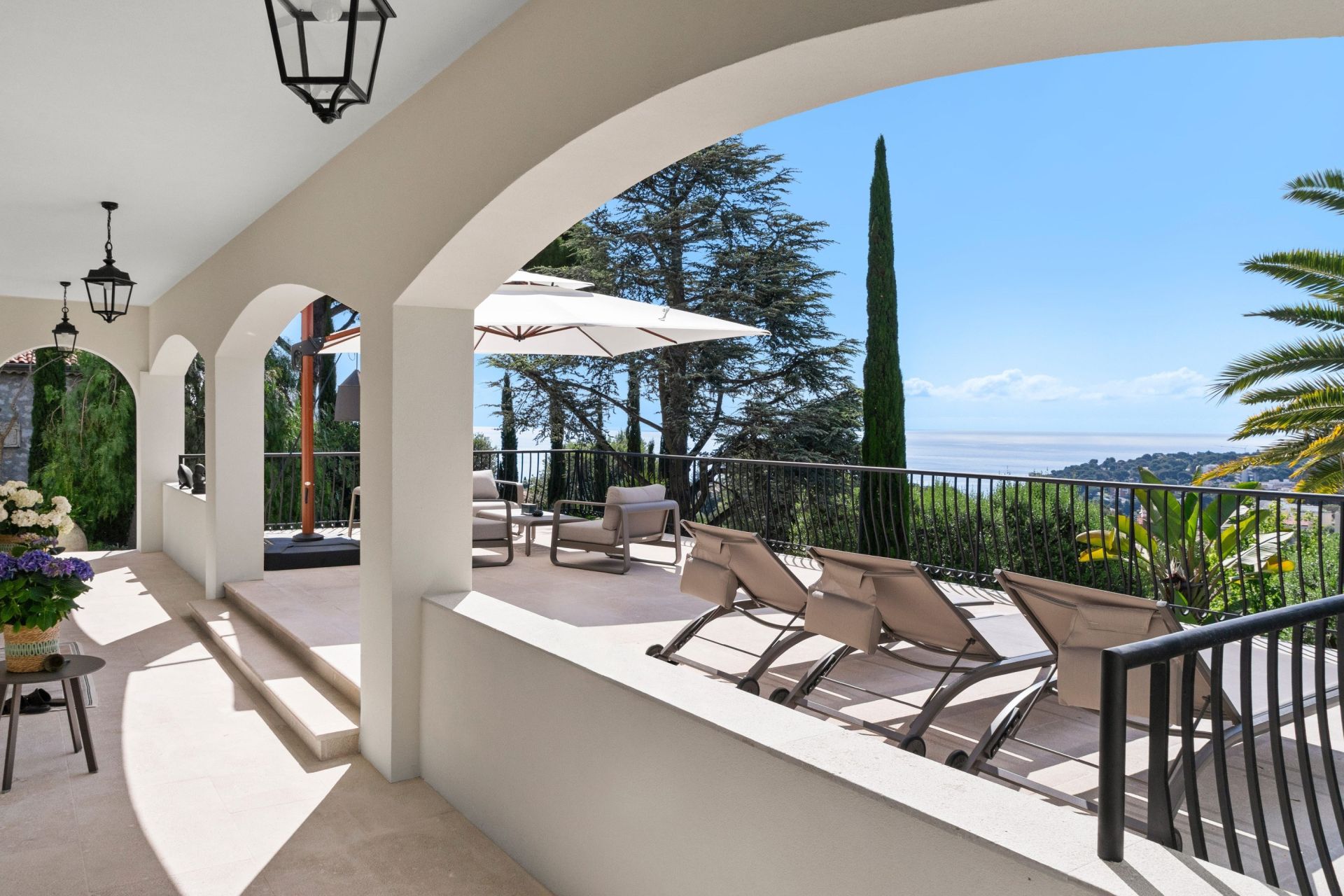 villa 7 Rooms for sale on ROQUEBRUNE CAP MARTIN (06190)