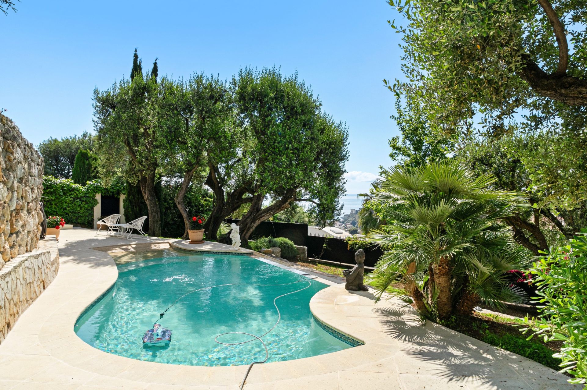 villa 7 Rooms for sale on ROQUEBRUNE CAP MARTIN (06190)