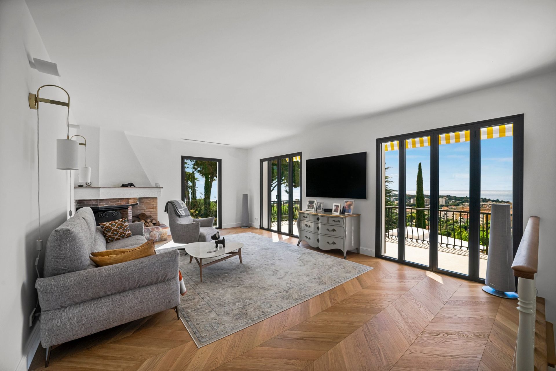 villa 7 Rooms for sale on ROQUEBRUNE CAP MARTIN (06190)