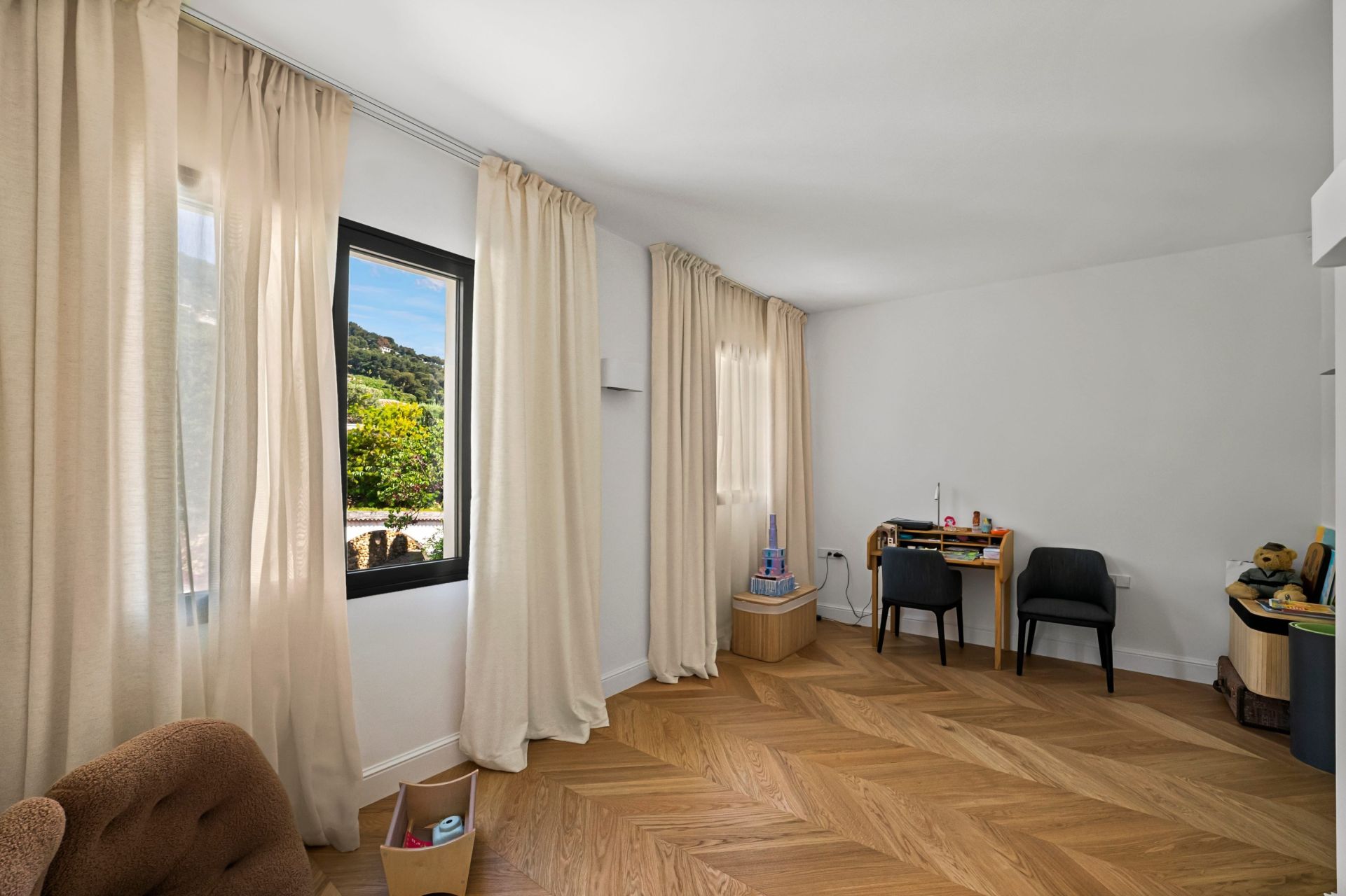 villa 7 Rooms for sale on ROQUEBRUNE CAP MARTIN (06190)