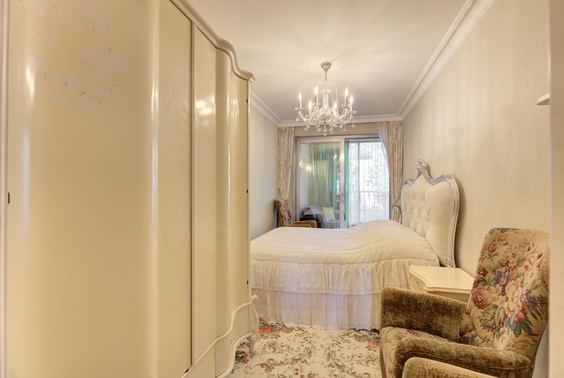 apartment 4 Rooms for sale on CANNES (06400)