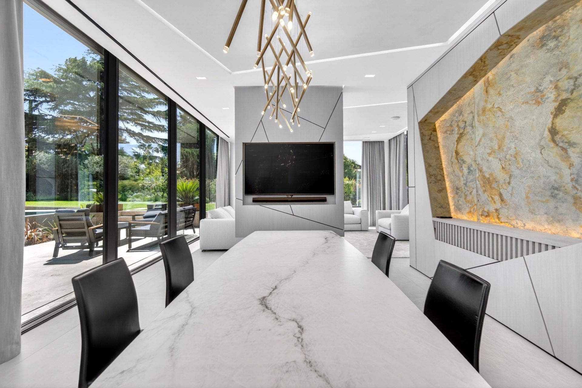 contemporary house 8 Rooms for sale on CAP D ANTIBES (06160)