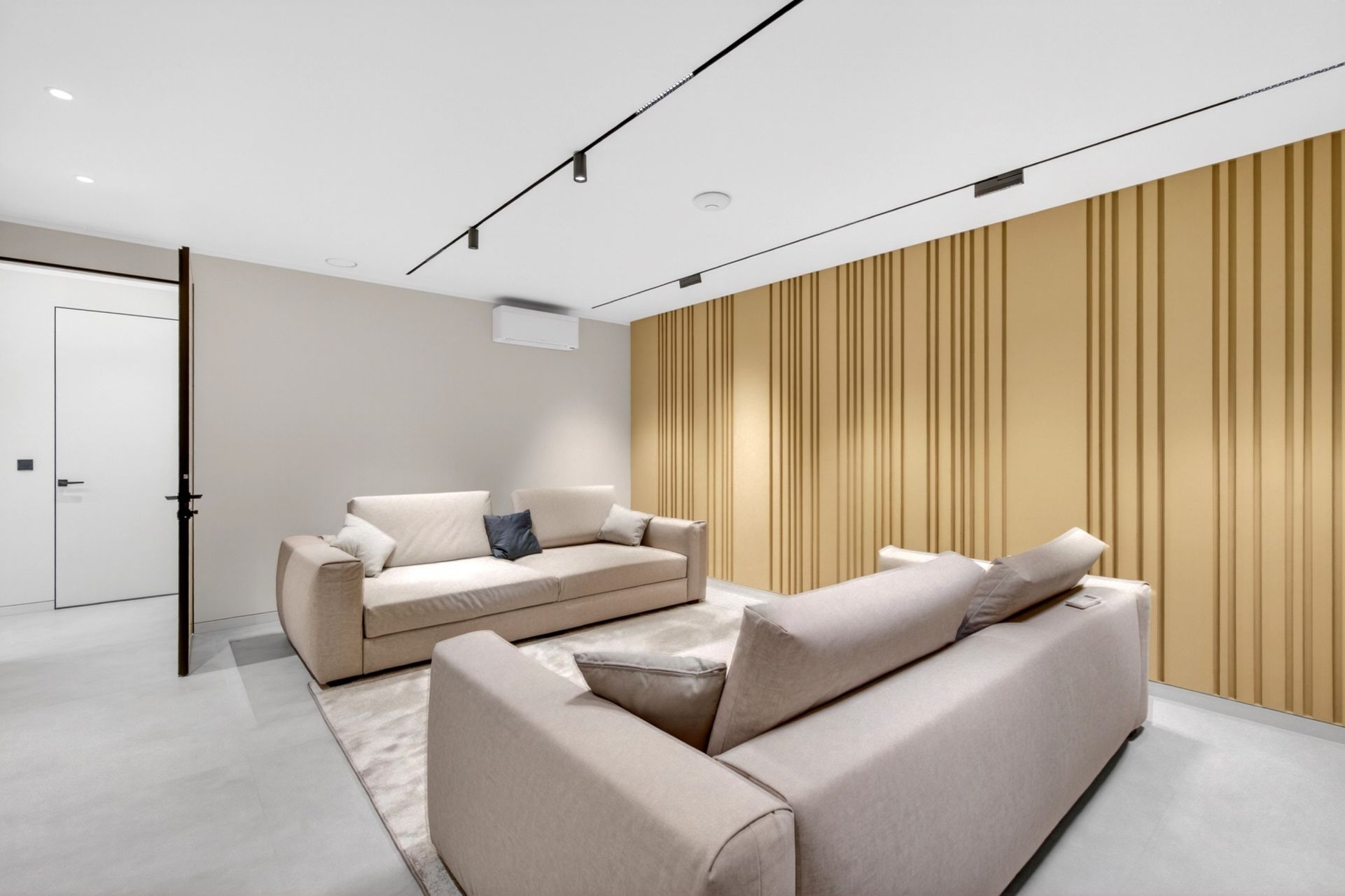 contemporary house 8 Rooms for sale on CAP D ANTIBES (06160)