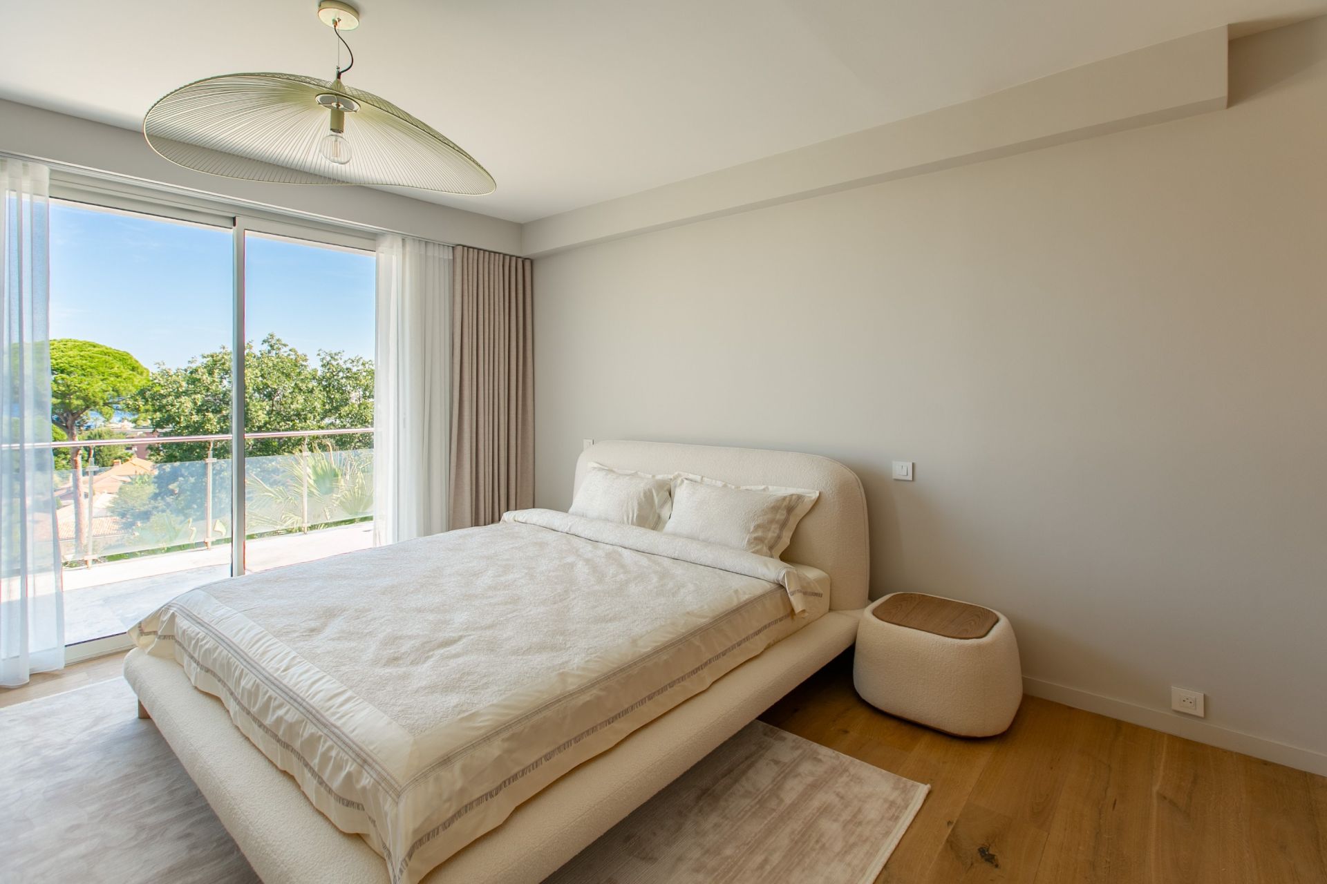 contemporary house 8 Rooms for sale on CAP D ANTIBES (06160)