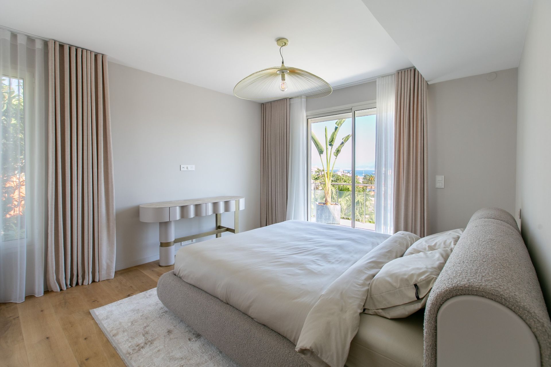 maison contemporaine 8 Pièces en vente sur CAP D ANTIBES (06160)
