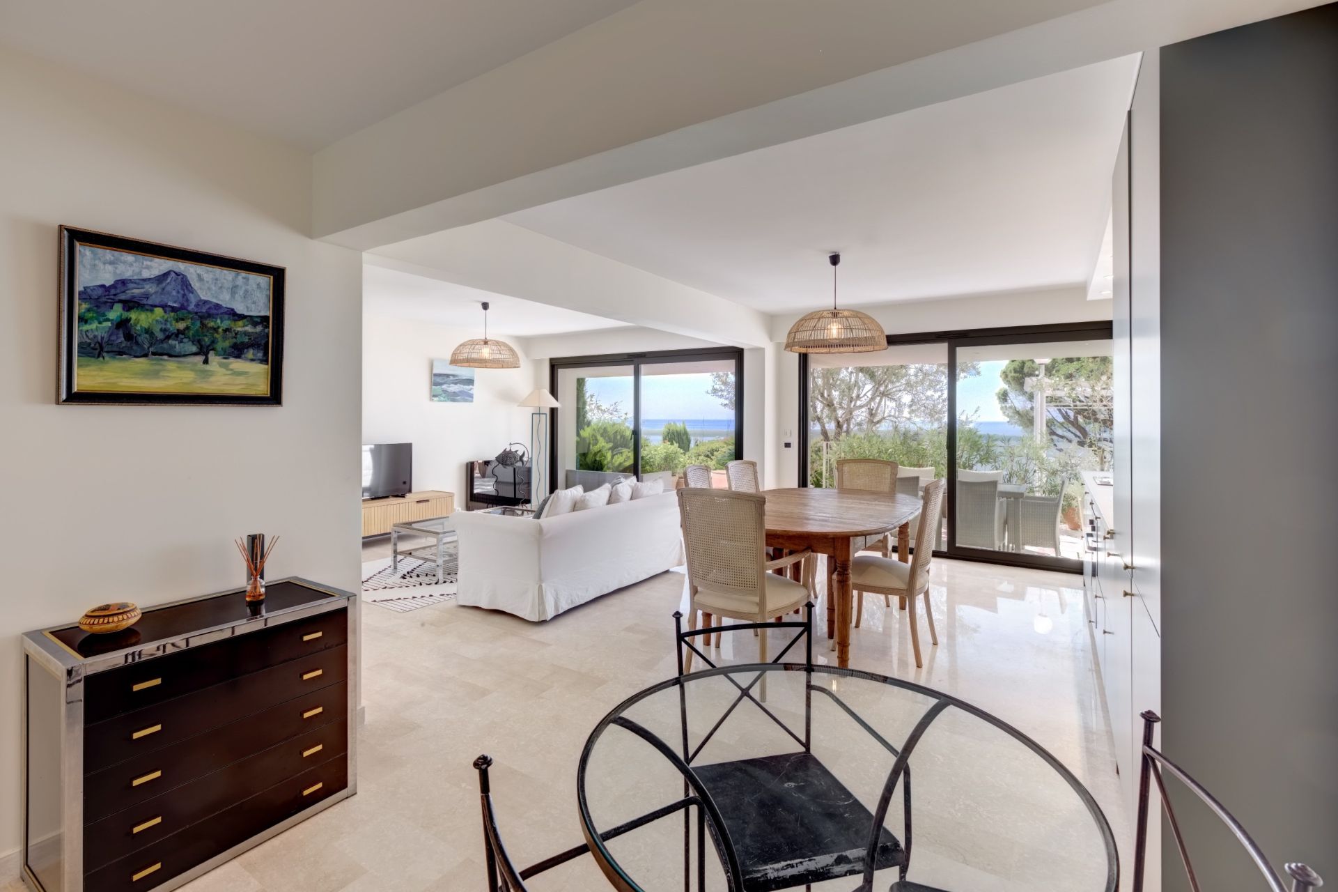 apartment 4 Rooms for sale on CANNES (06400)