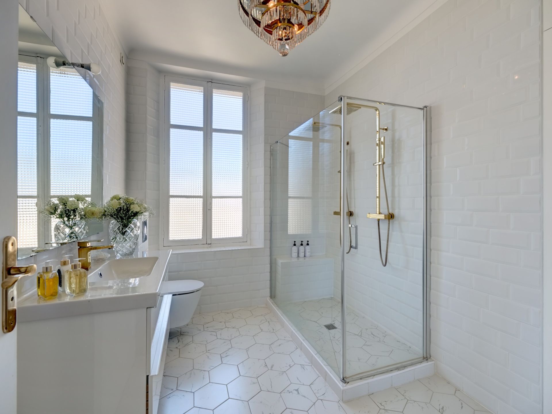apartment 4 Rooms for sale on CANNES (06400)