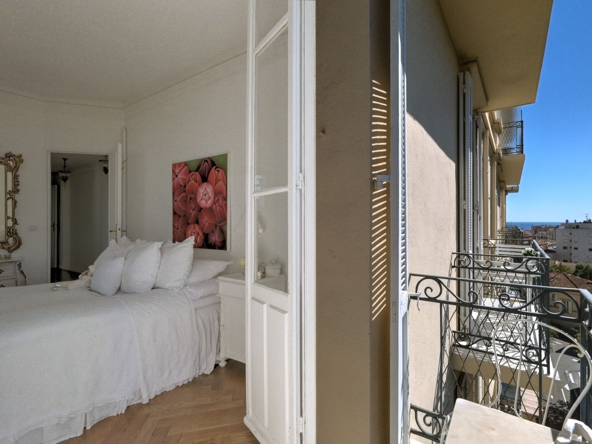 apartment 4 Rooms for sale on CANNES (06400)