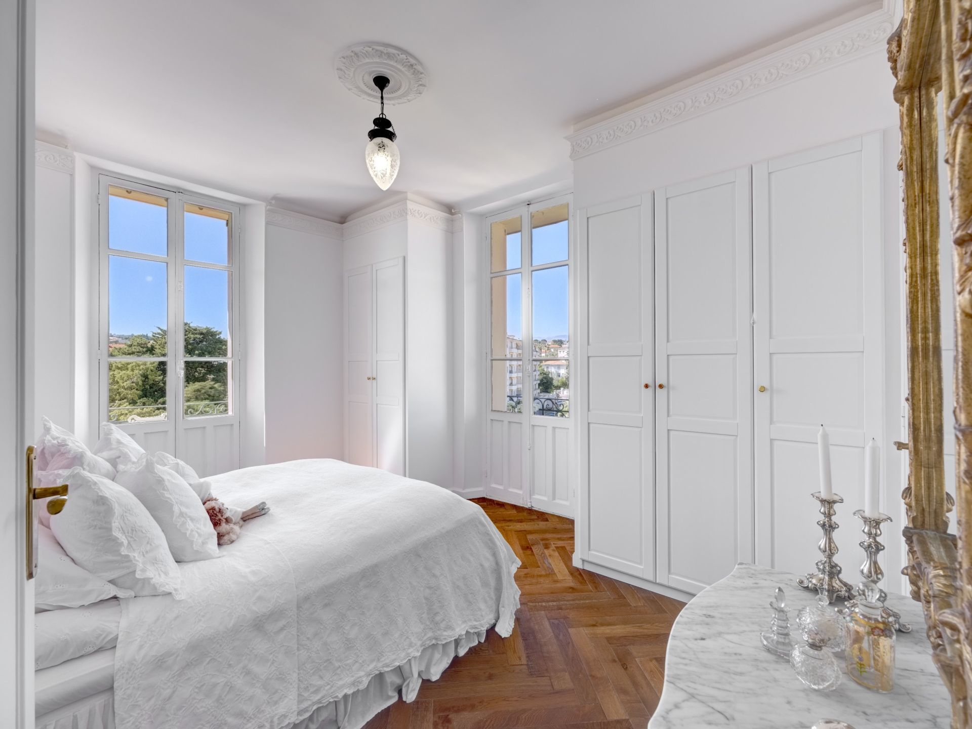 apartment 4 Rooms for sale on CANNES (06400)