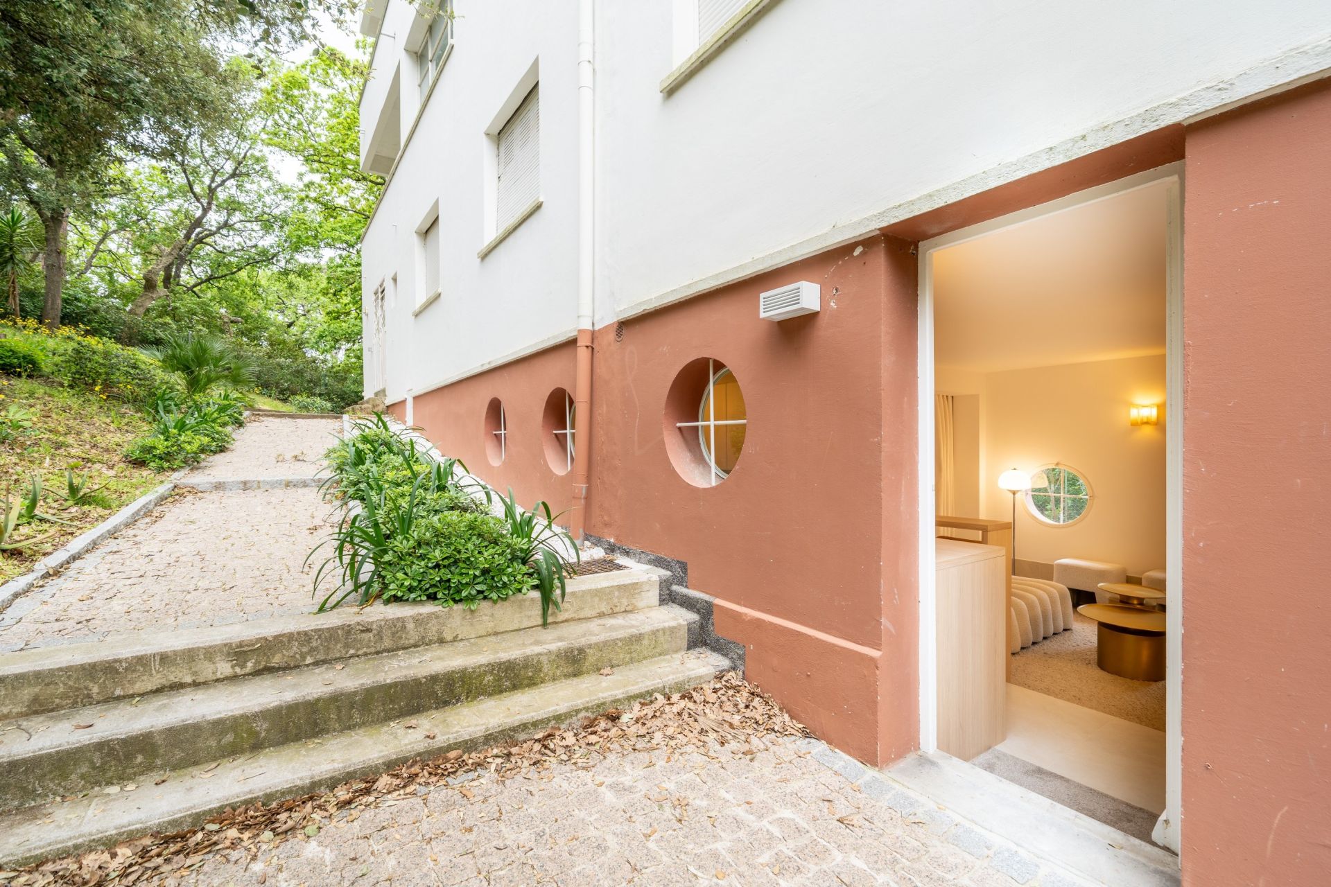 apartment 2 Rooms for sale on ST TROPEZ (83990)