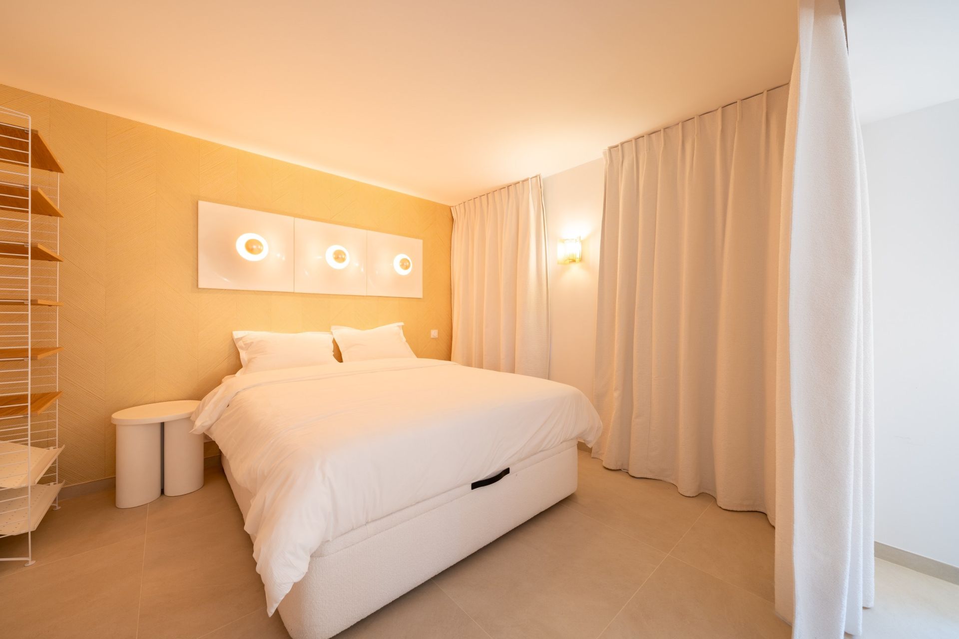 apartment 2 Rooms for sale on ST TROPEZ (83990)