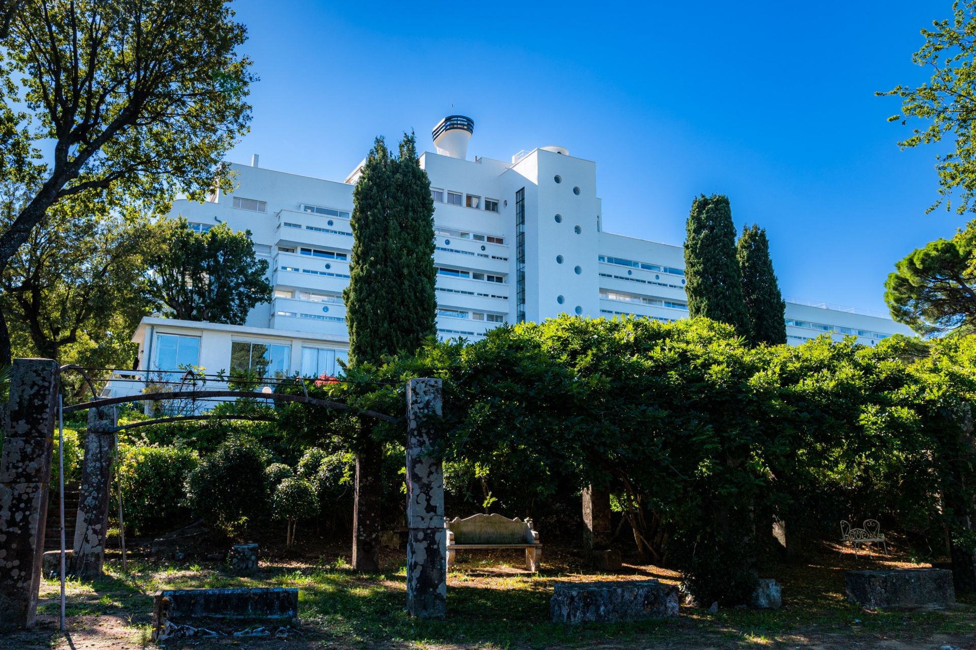 apartment 2 Rooms for sale on ST TROPEZ (83990)