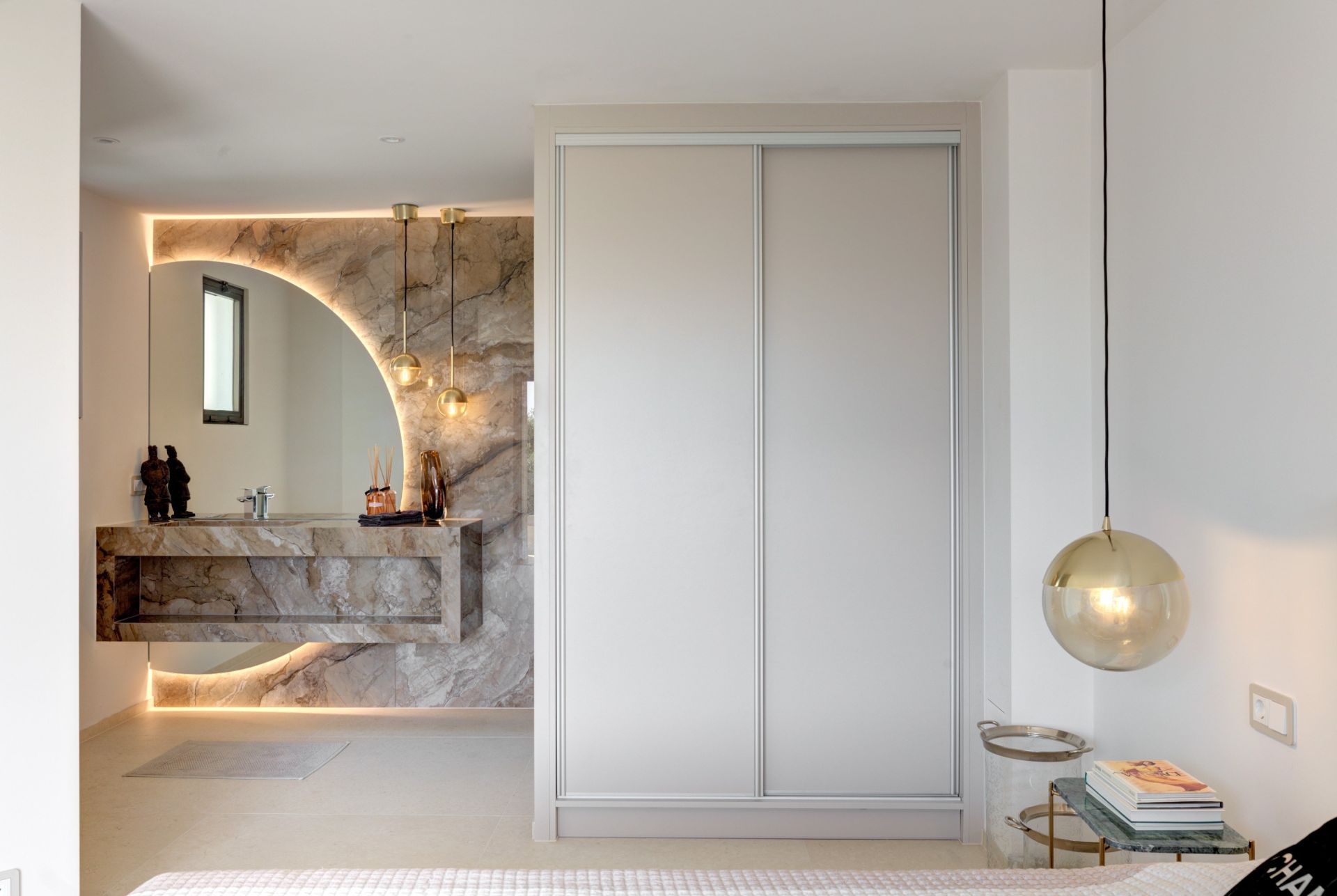 maison contemporaine 6 Pièces en vente sur VALLAURIS (06220)