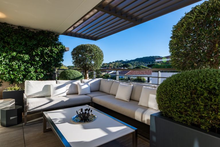 penthouse 4 Rooms for sale on ST TROPEZ (83990)