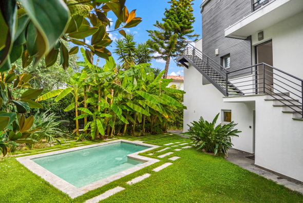 Sale Villa Roquebrune-Cap-Martin 6&nbsp;Rooms 242&nbsp;m²