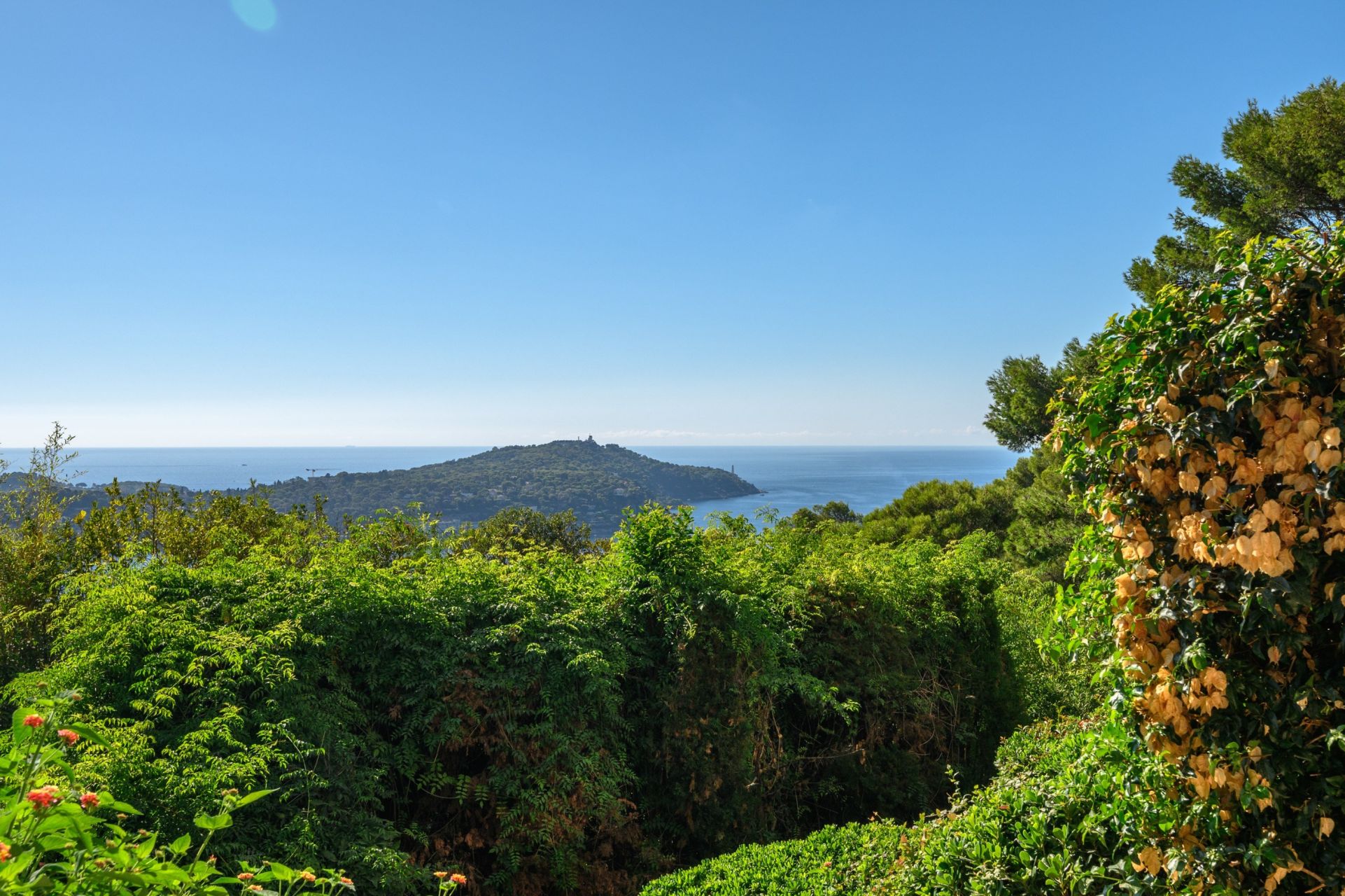 apartment 1 room for sale on VILLEFRANCHE SUR MER (06230)