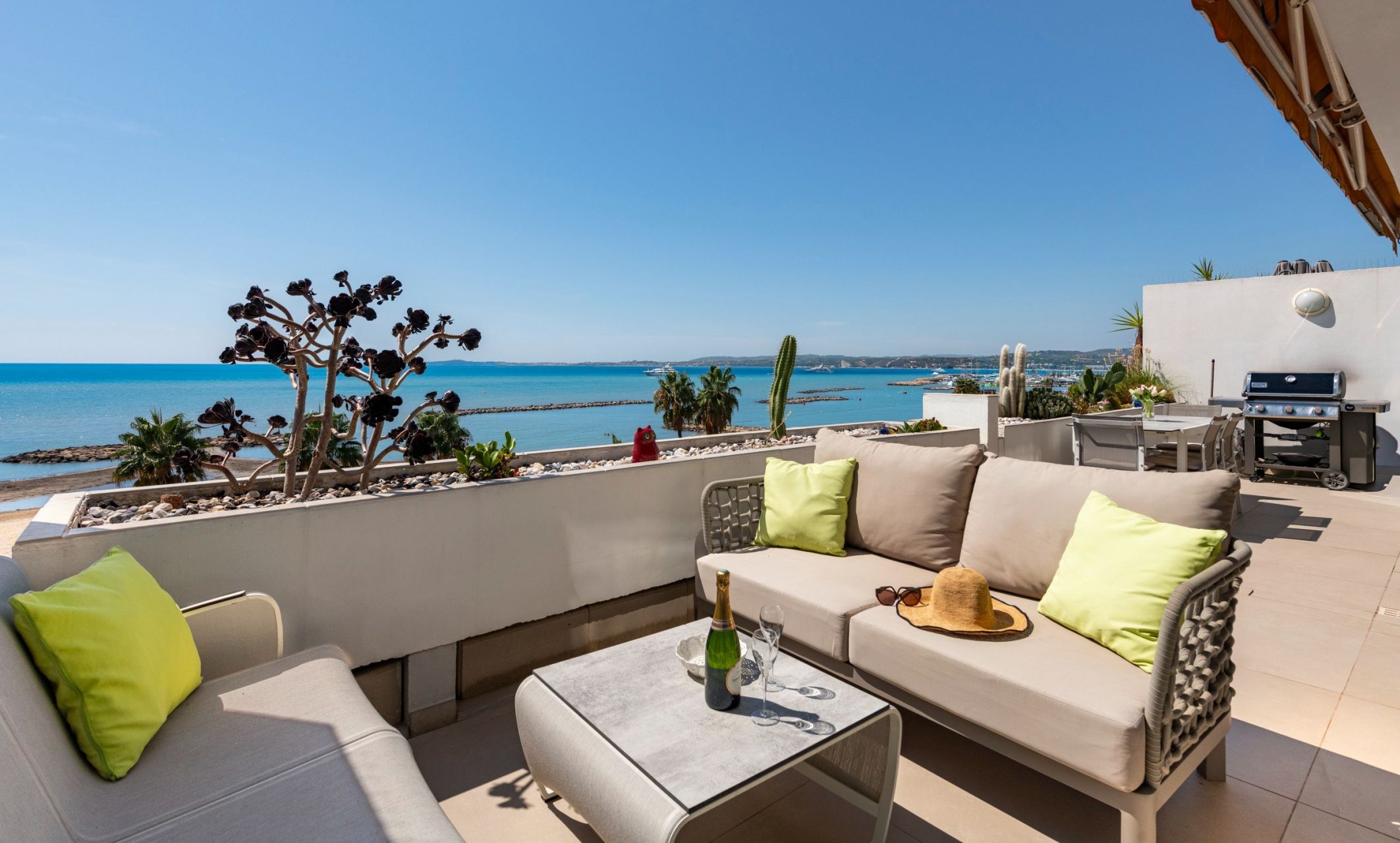 penthouse 3 Rooms for sale on ST LAURENT DU VAR (06700)