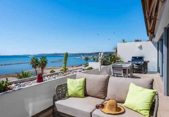 Sale Penthouse Saint-Laurent-du-Var 3&nbsp;Rooms 88&nbsp;m²