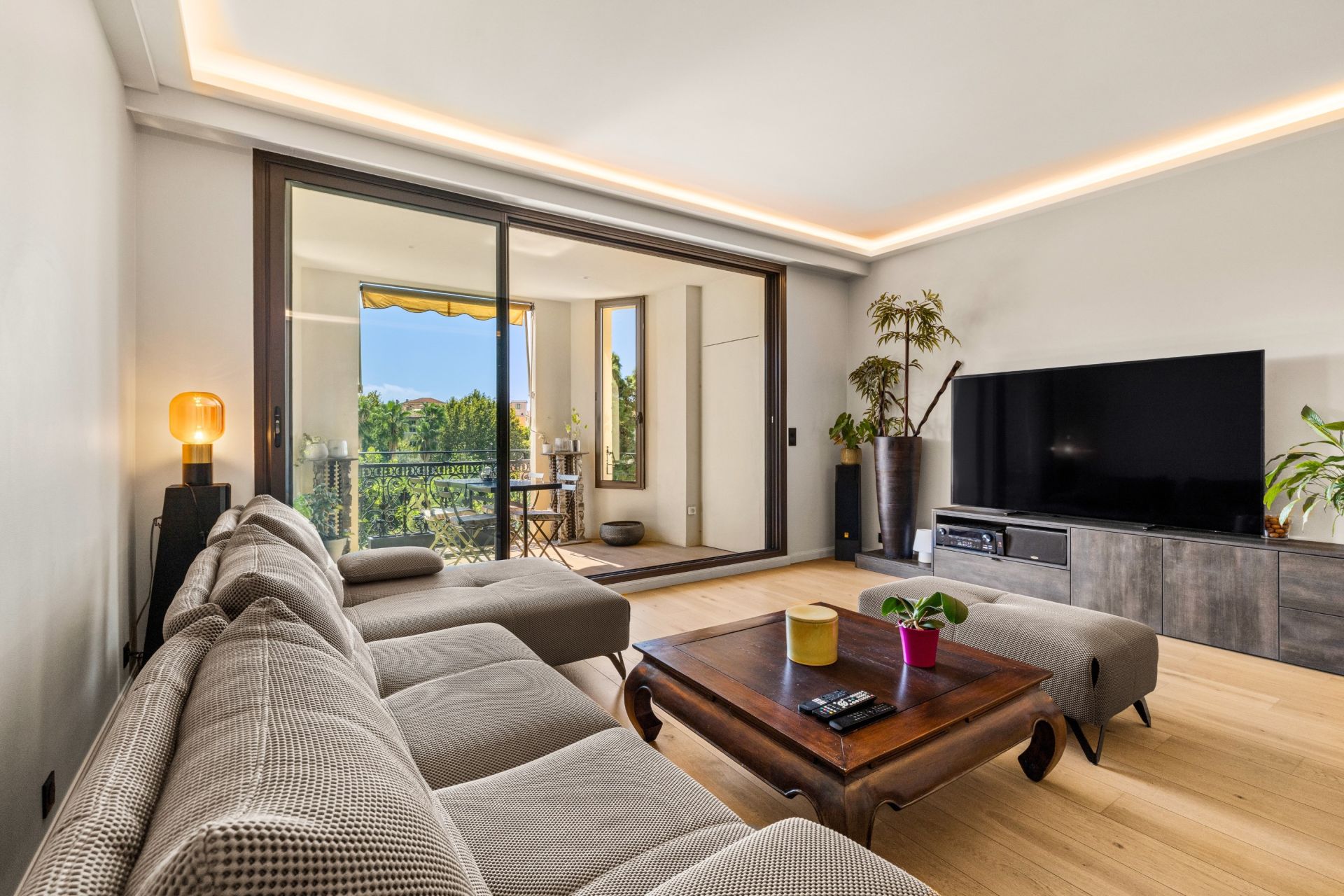apartment 4 Rooms for sale on NICE (06000)