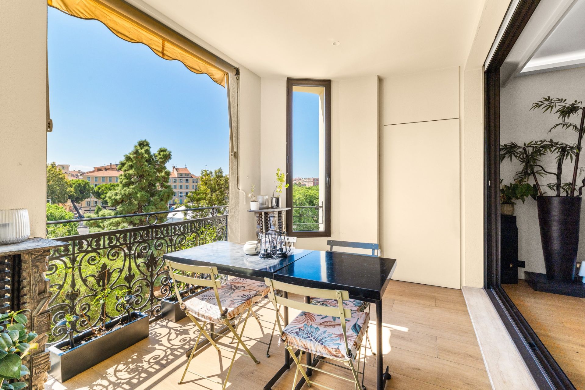 apartment 4 Rooms for sale on NICE (06000)