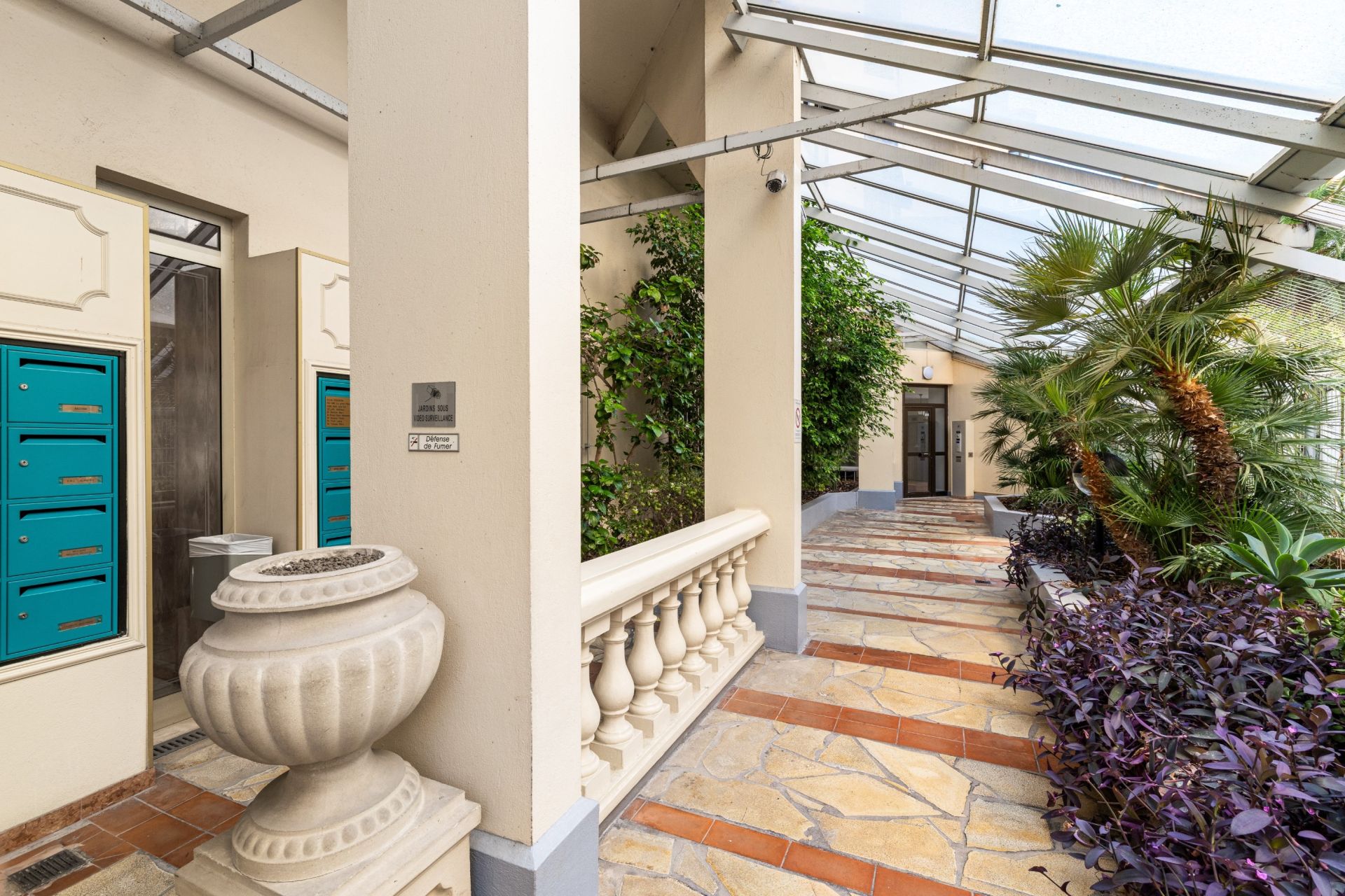apartment 4 Rooms for sale on NICE (06000)