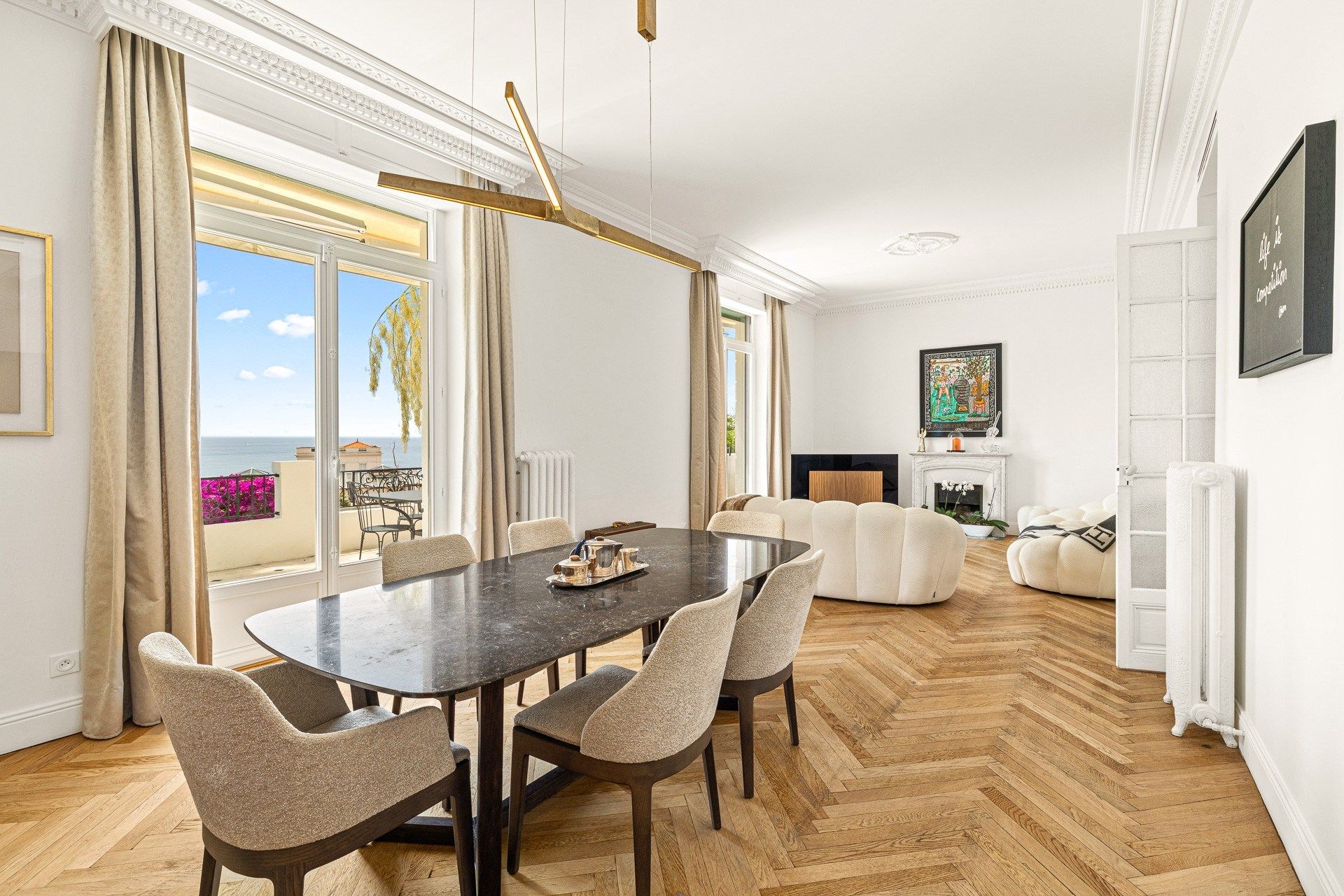 mansion 8 Rooms for sale on NICE (06000)
