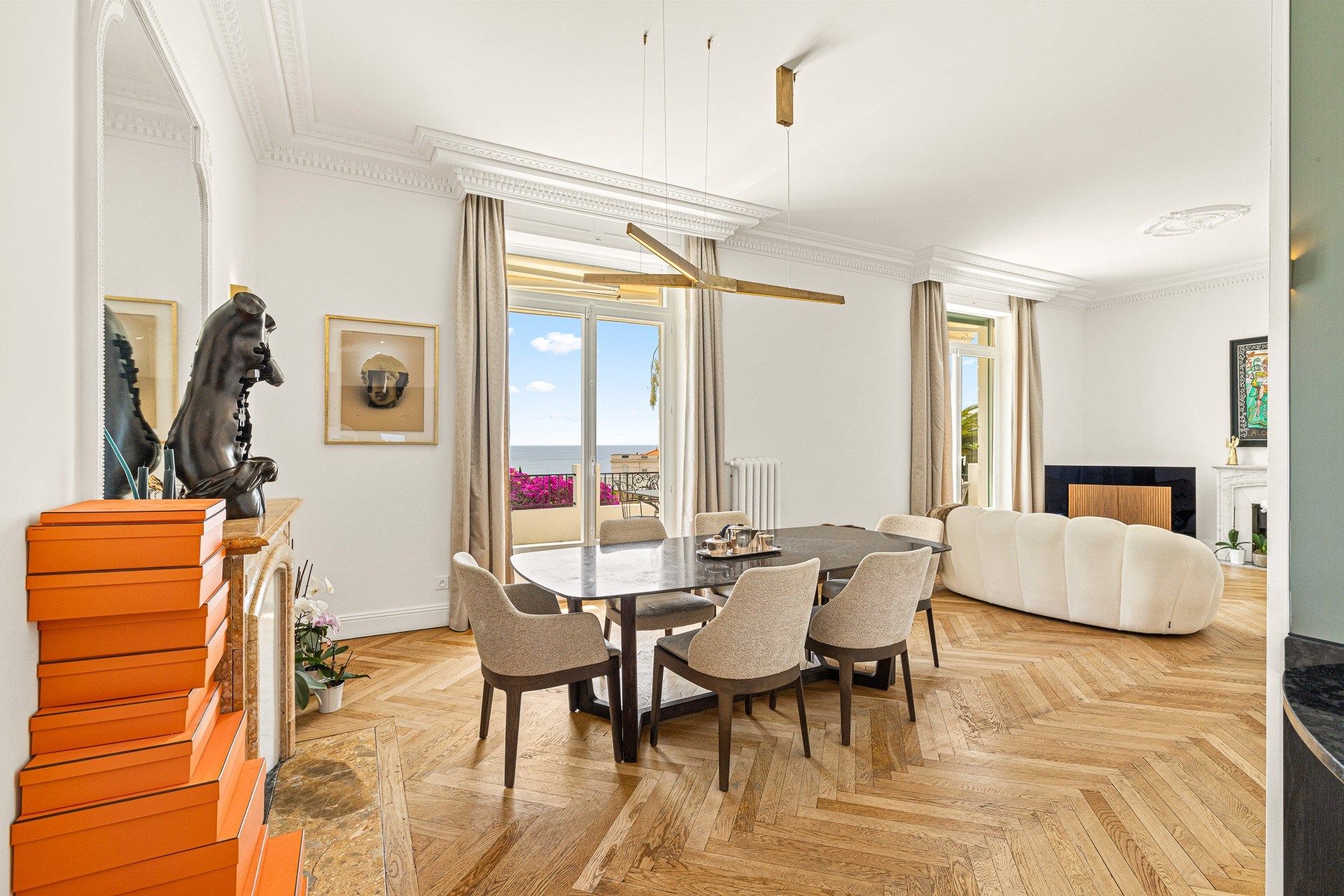 mansion 8 Rooms for sale on NICE (06000)