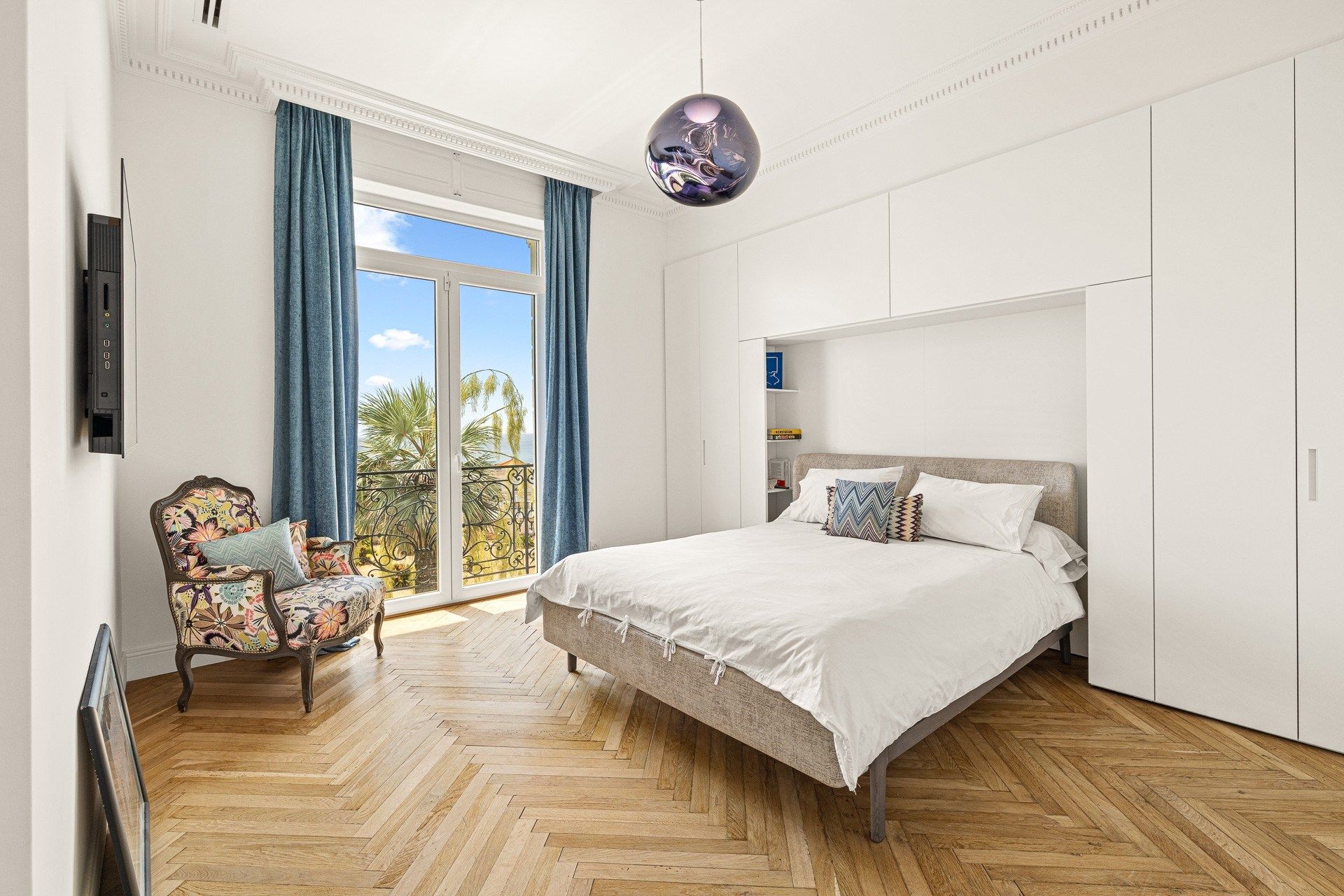 mansion 8 Rooms for sale on NICE (06000)