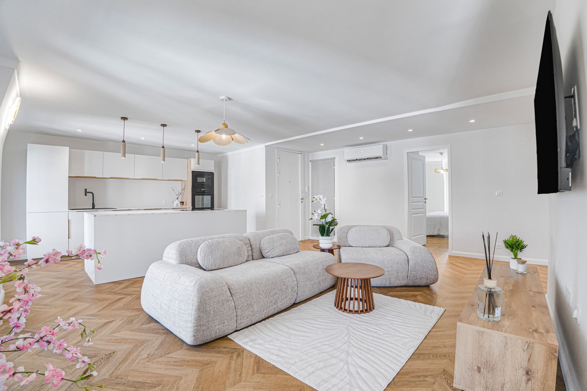 apartment 3 Rooms for sale on ANTIBES (06600)