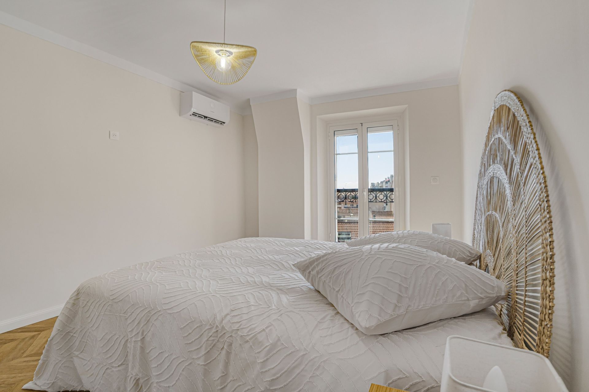 apartment 3 Rooms for sale on ANTIBES (06600)