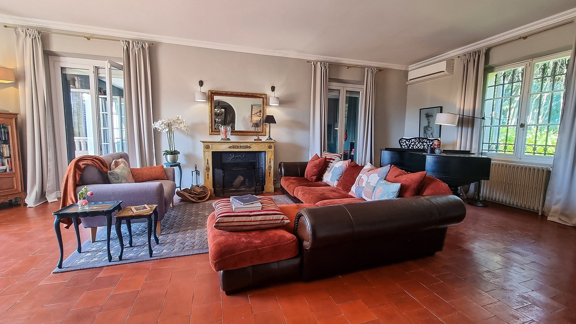 provencal house 9 Rooms for sale on LE CANNET (06110)