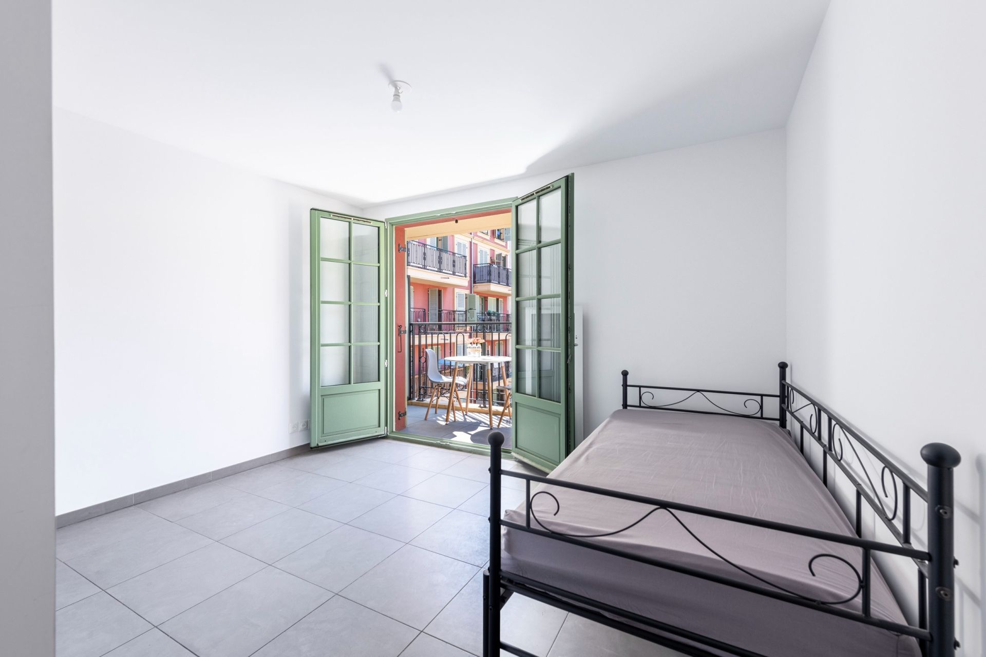 apartment 1 room for sale on NICE (06000)