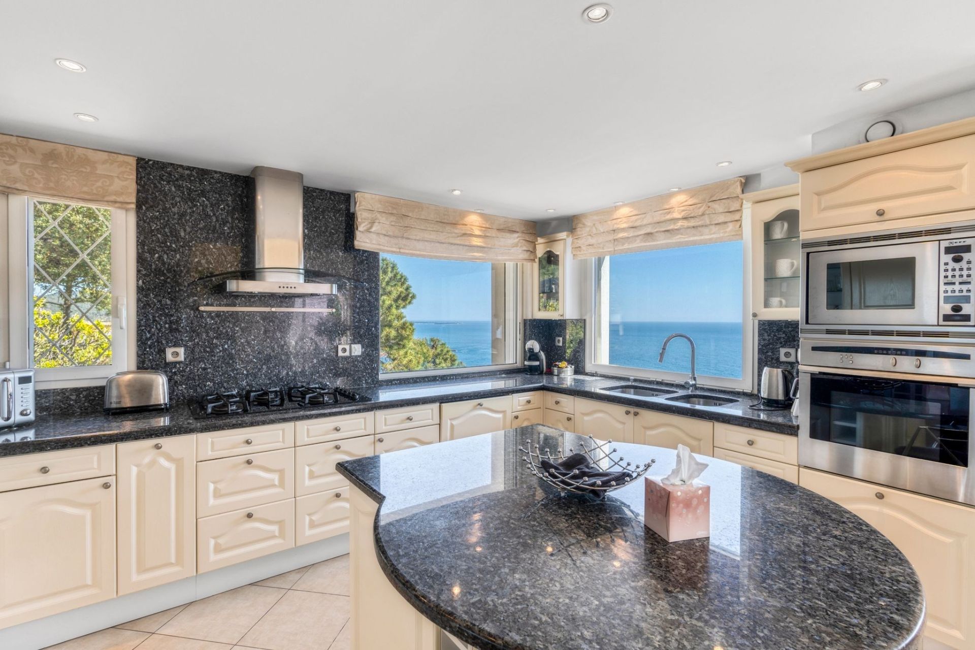 villa 6 Pièces en vente sur THEOULE SUR MER (06590)