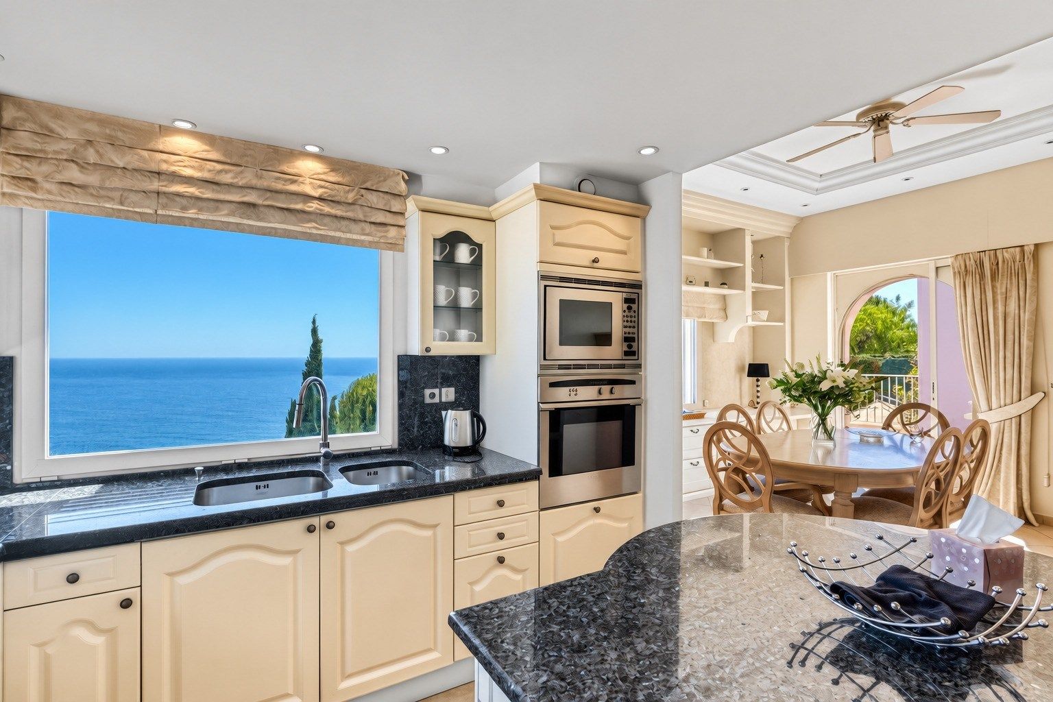 villa 6 Pièces en vente sur THEOULE SUR MER (06590)