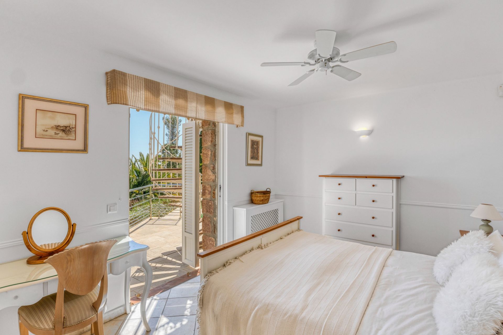 villa 6 Pièces en vente sur THEOULE SUR MER (06590)