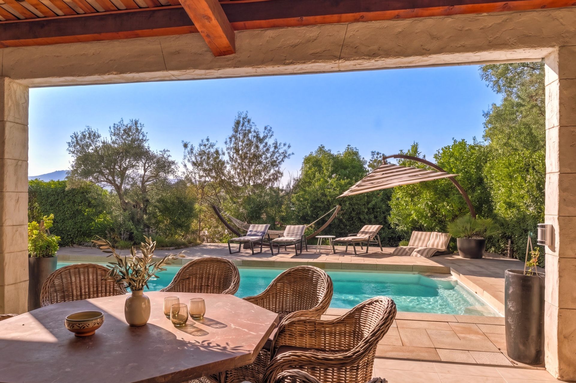 villa 5 Rooms for sale on CANNES (06400)