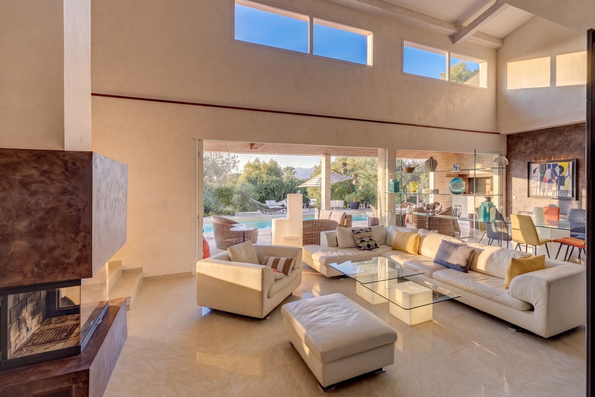 villa 5 Rooms for sale on CANNES (06400)
