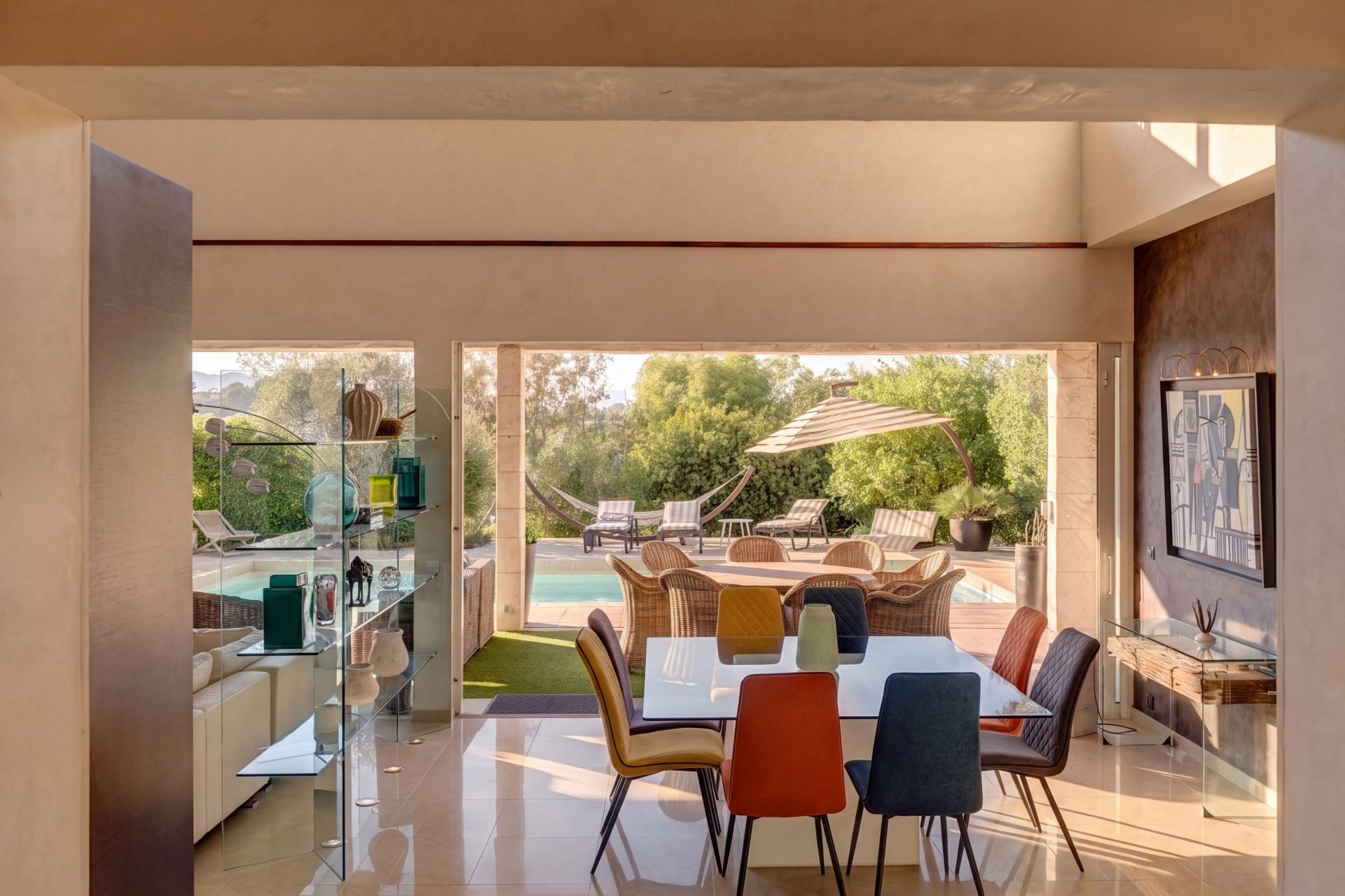 villa 5 Rooms for sale on CANNES (06400)