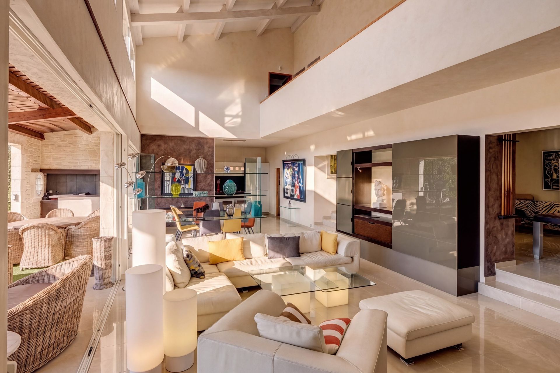 villa 5 Rooms for sale on CANNES (06400)