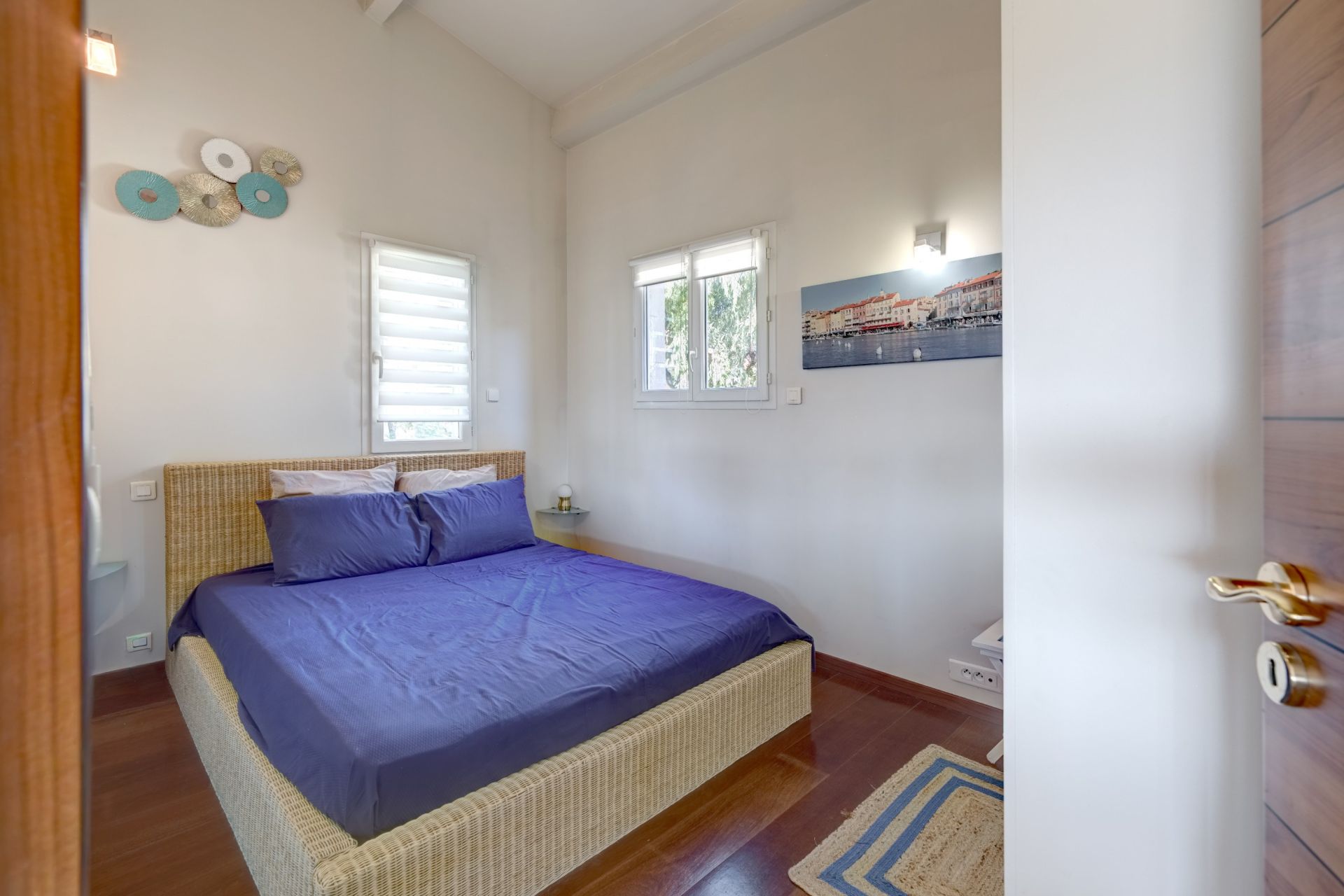 villa 5 Rooms for sale on CANNES (06400)