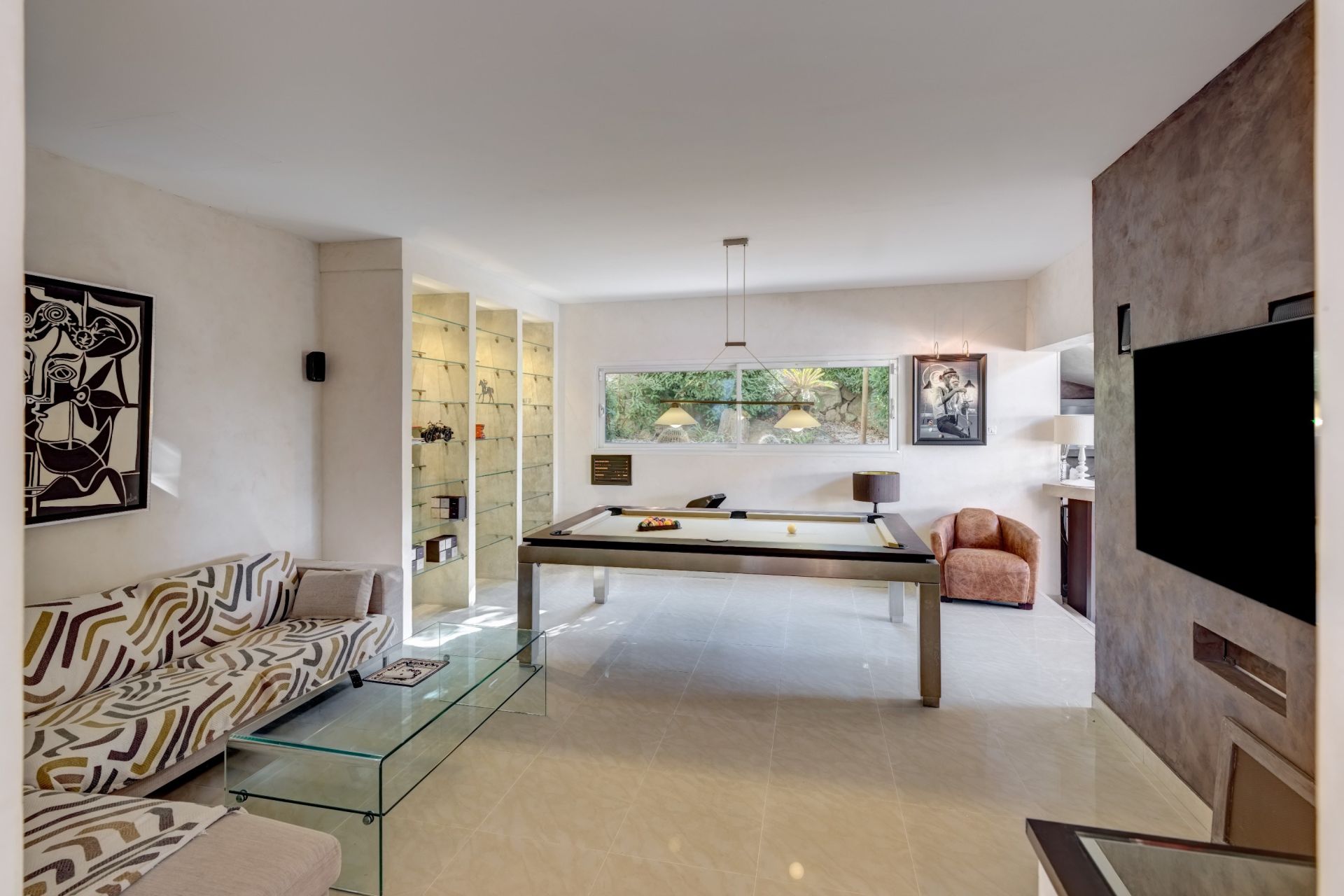 villa 5 Rooms for sale on CANNES (06400)