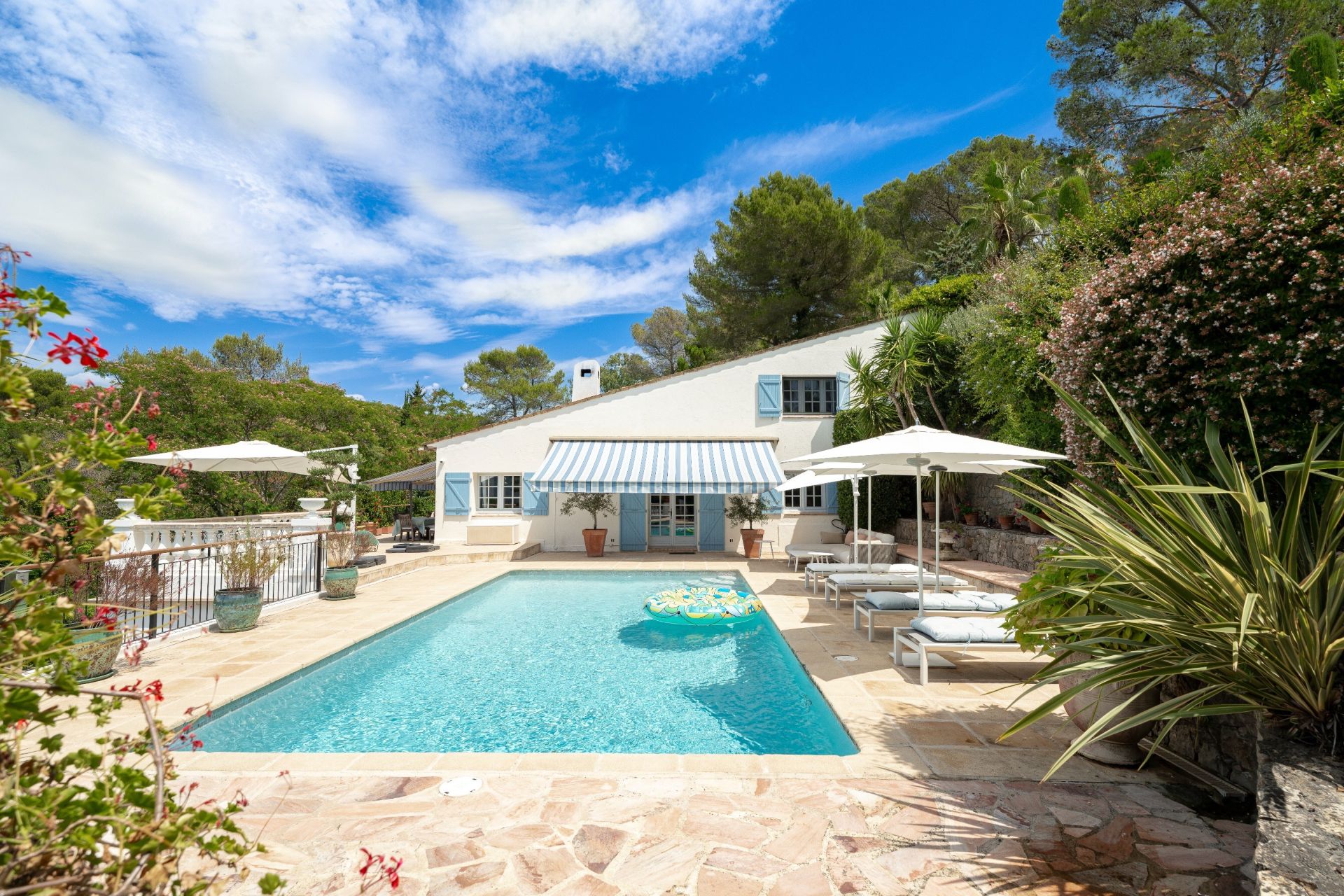 villa 9 Pièces en vente sur MOUGINS (06250)